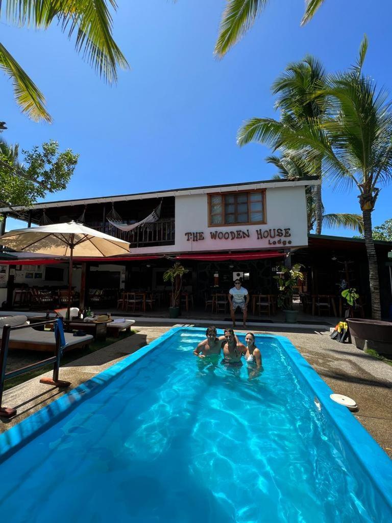 The Wooden House Hotel Puerto Villamil Exterior photo